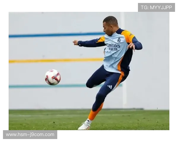 聚焦足球颁奖盛典全面揭秘姆巴佩究竟是谁背后的传奇故事精彩篇章